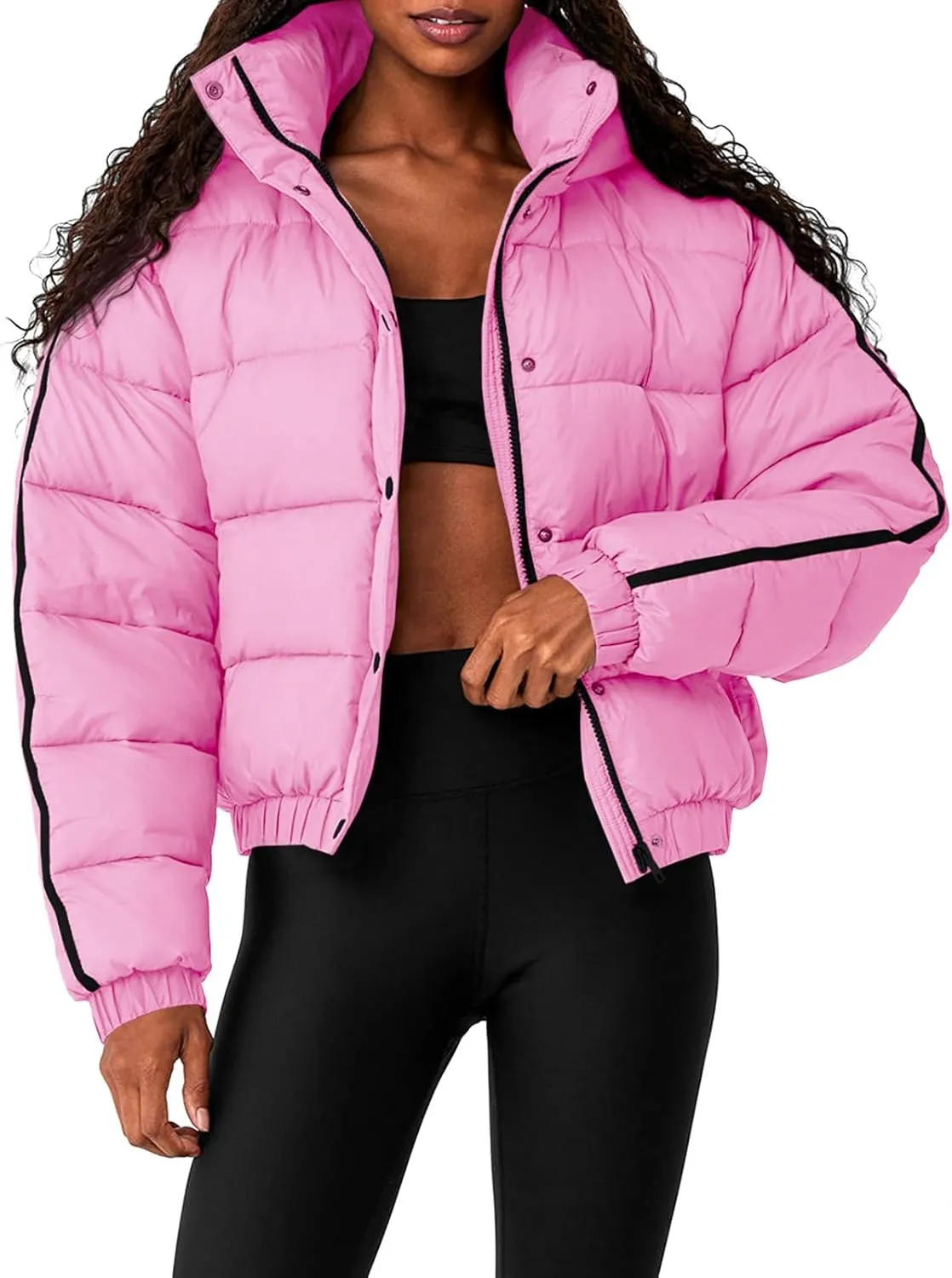 Tankaneo Womens Cropped Puffer Jacket Hooded Quilted Contrast Trim Short Down Coats Outerwear Winter Outfits