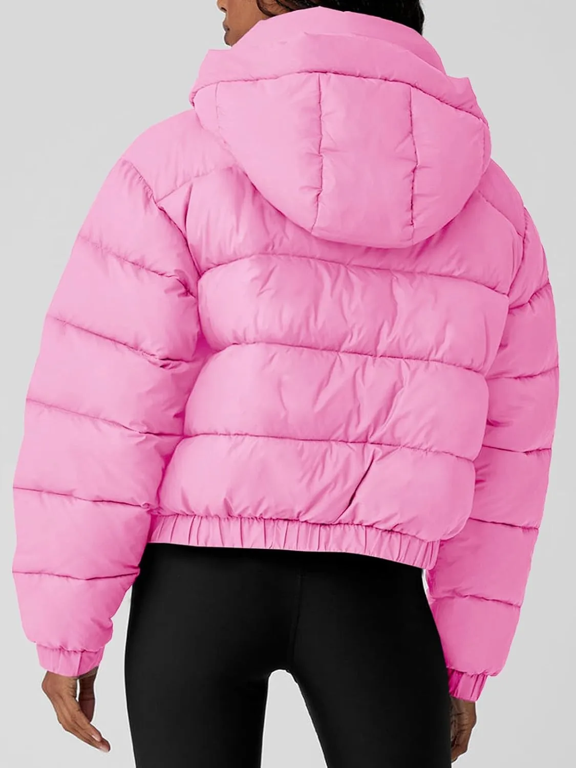 Tankaneo Womens Cropped Puffer Jacket Hooded Quilted Contrast Trim Short Down Coats Outerwear Winter Outfits
