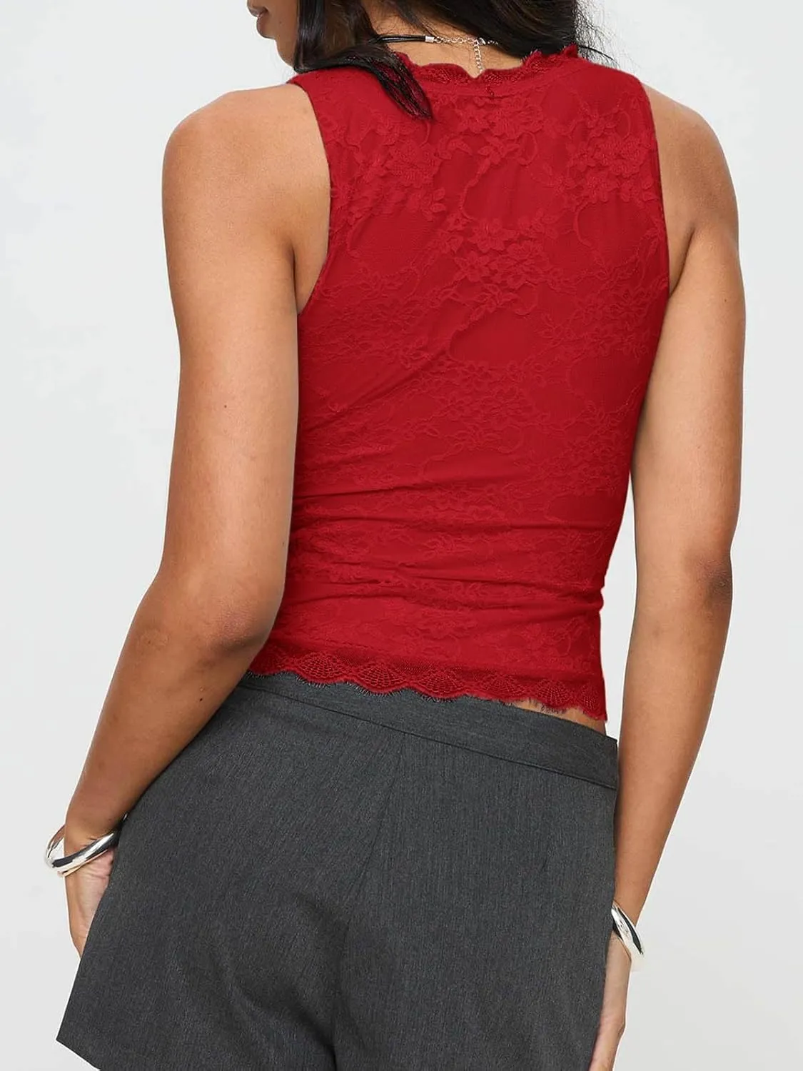 VNIRA Womens Lace Tank Top Scallop Sexy V-Neck Sleeveless Going Out Y2K Crop Tops 2025 Trendy Outfits